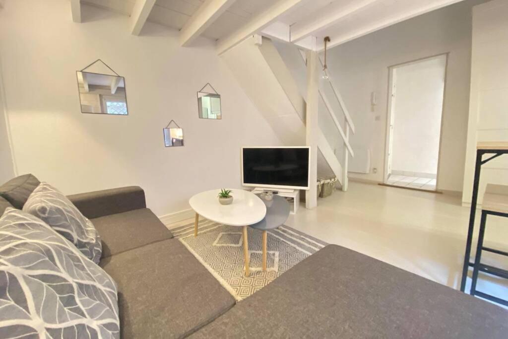 Au Coeur De La Cite Medievale Apartment ล็อง ภายนอก รูปภาพ