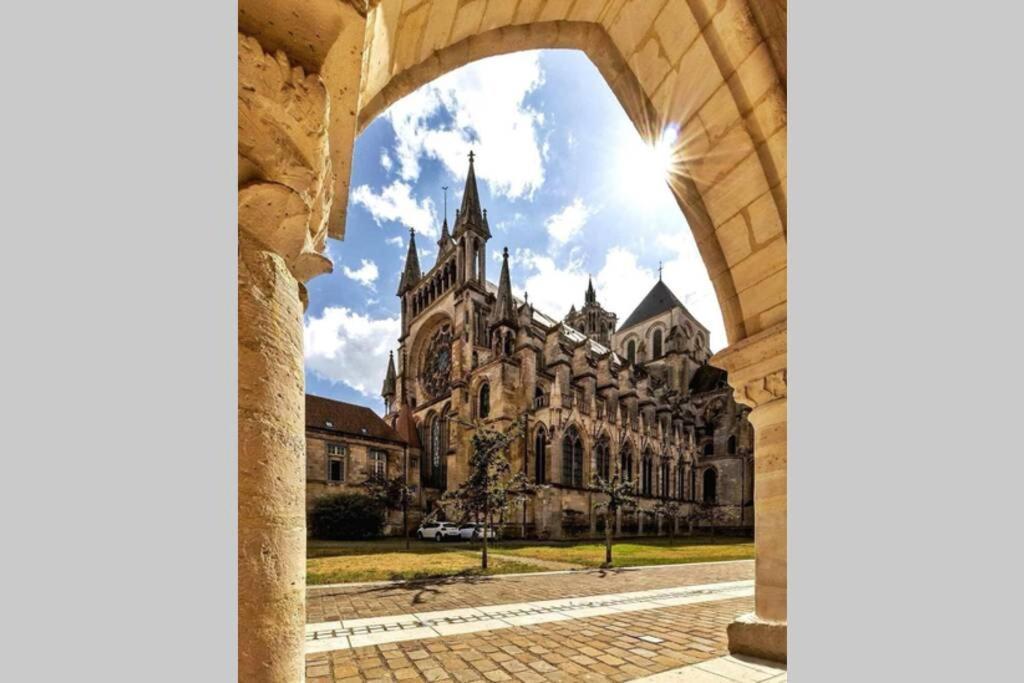 Au Coeur De La Cite Medievale Apartment ล็อง ภายนอก รูปภาพ